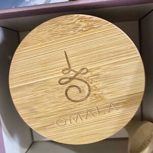 Omala Nourish Candle with Bamboo Lid